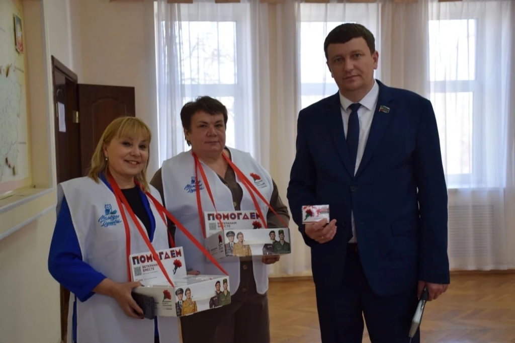 В Нурлате продолжается акция "Красная гвоздика" В Нурлате продолжается акция "Красная гвоздика"
