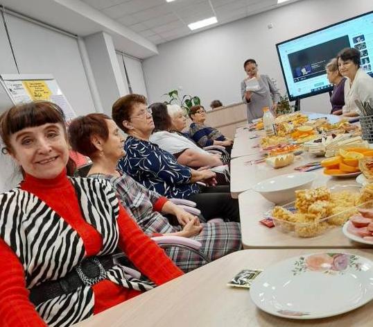 «Восславим женщину-мать»