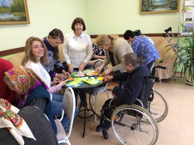 Челниские активисты СПР провели мастер-класс по изготовлению открыток с тематикой «1 Мая» и «День Победы 9 МАЯ»