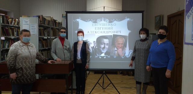 Занятия в группе «Культура и просвещение» продолжаются