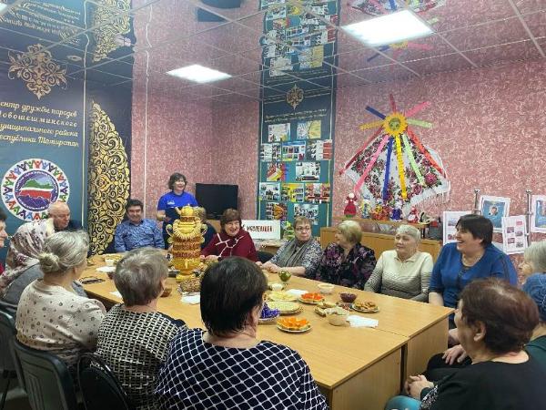 Фольклорные посиделки в Университете третьего возраста