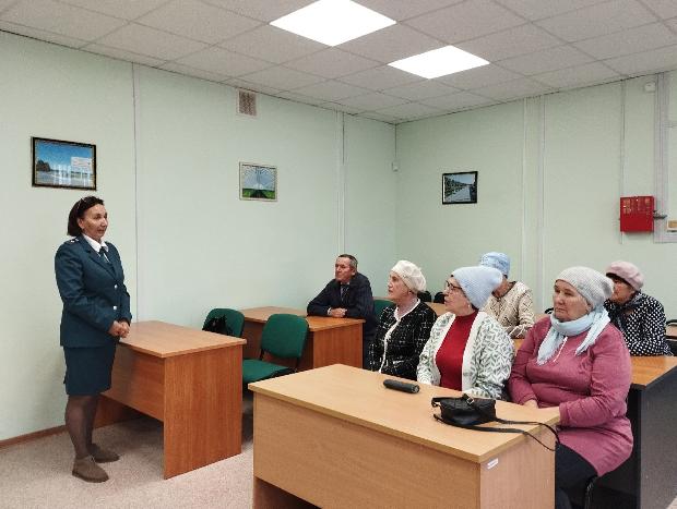 Встреча со специалистом ФНС в Сабинском районе