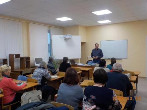 Пенсионеры вновь сели за парты