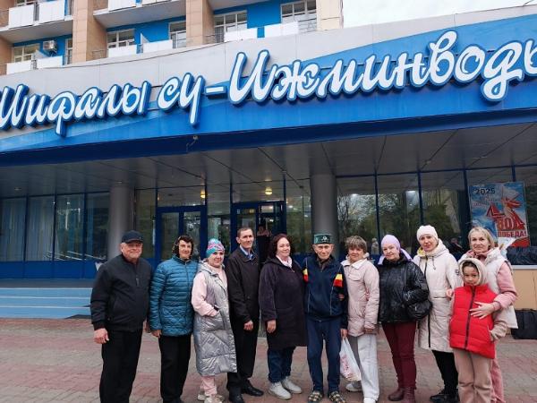 Поздравляем ветерана с Днем Победы 