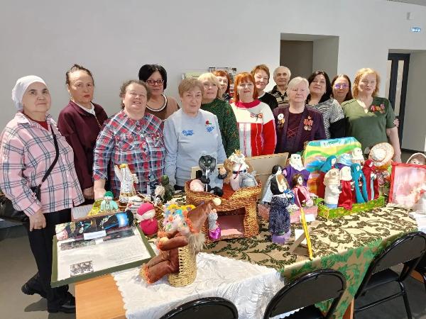 «Открытые сердца елабужских мастеров народного творчества»