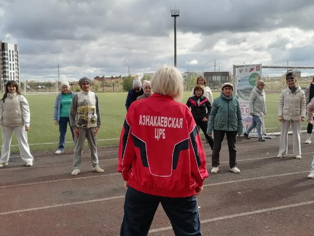 В Азнакаево провели акцию10 000 шагов к здоровому сердцу в декаду пожилых людей!