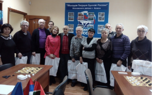 Стартовал турнир пенсионеров по шахматам и шашкам