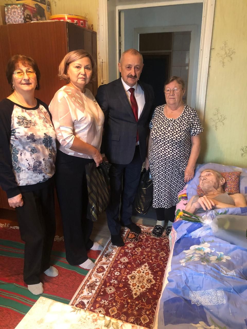  Поздравили с 106 -и  летим Липатова Александра Павловича