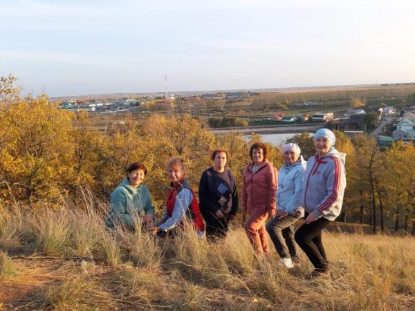 В честь Международного Дня пожилых людей выезд на природу