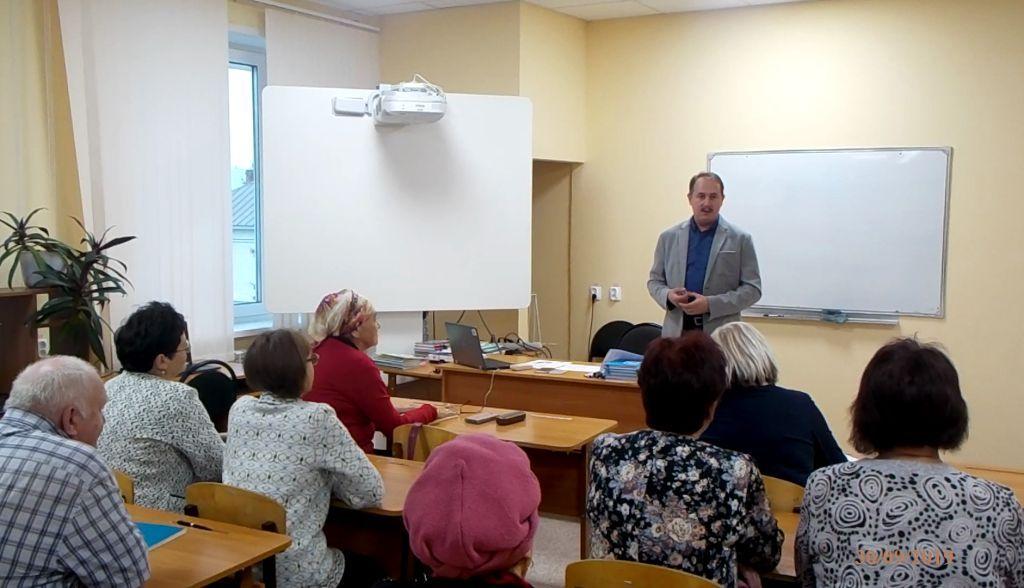 Пенсионеры вновь сели за парты