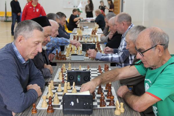 Турнир по шахматам и шашкам среди пенсионеров