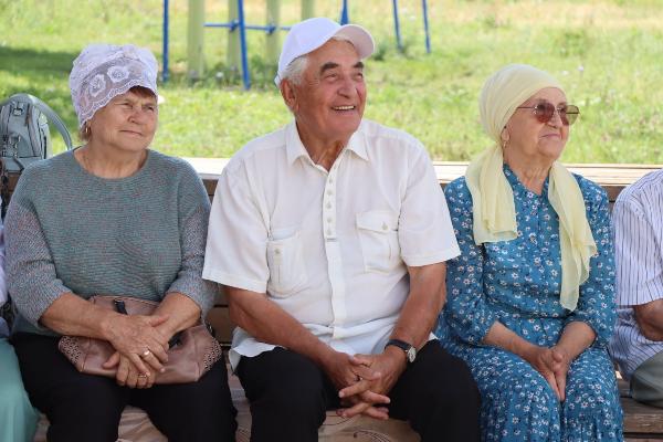 В г.Азнакаево прошел Сабан туй для ветеранов района  