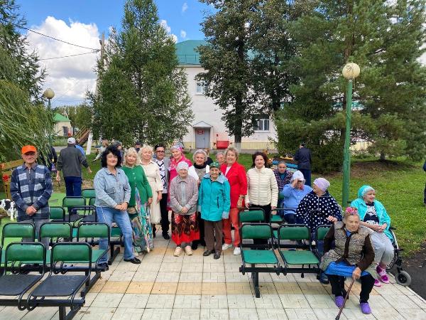 Концерт посвященный Дню Республики для дома престарелых 