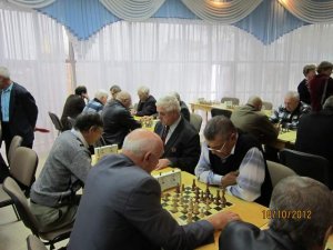 Турнир по шахматам и шашкам среди пенсионеров Альметьевска Турнир по шахматам и шашкам среди пенсионеров Альметьевска