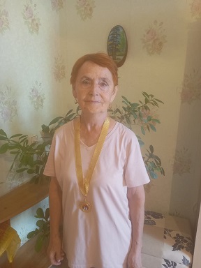 Приехала с наградой 