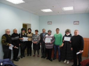 Вручение сертификатов выпускникам