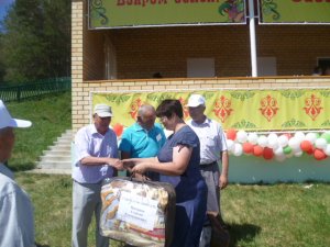 На Сабантуе награждают пенсионеров