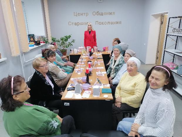 В Азнакаево в Центре общения старшего поколения прошел SPA-мастер класс  «Мамино время-время релакса» приуроченный ко Дню матери.
