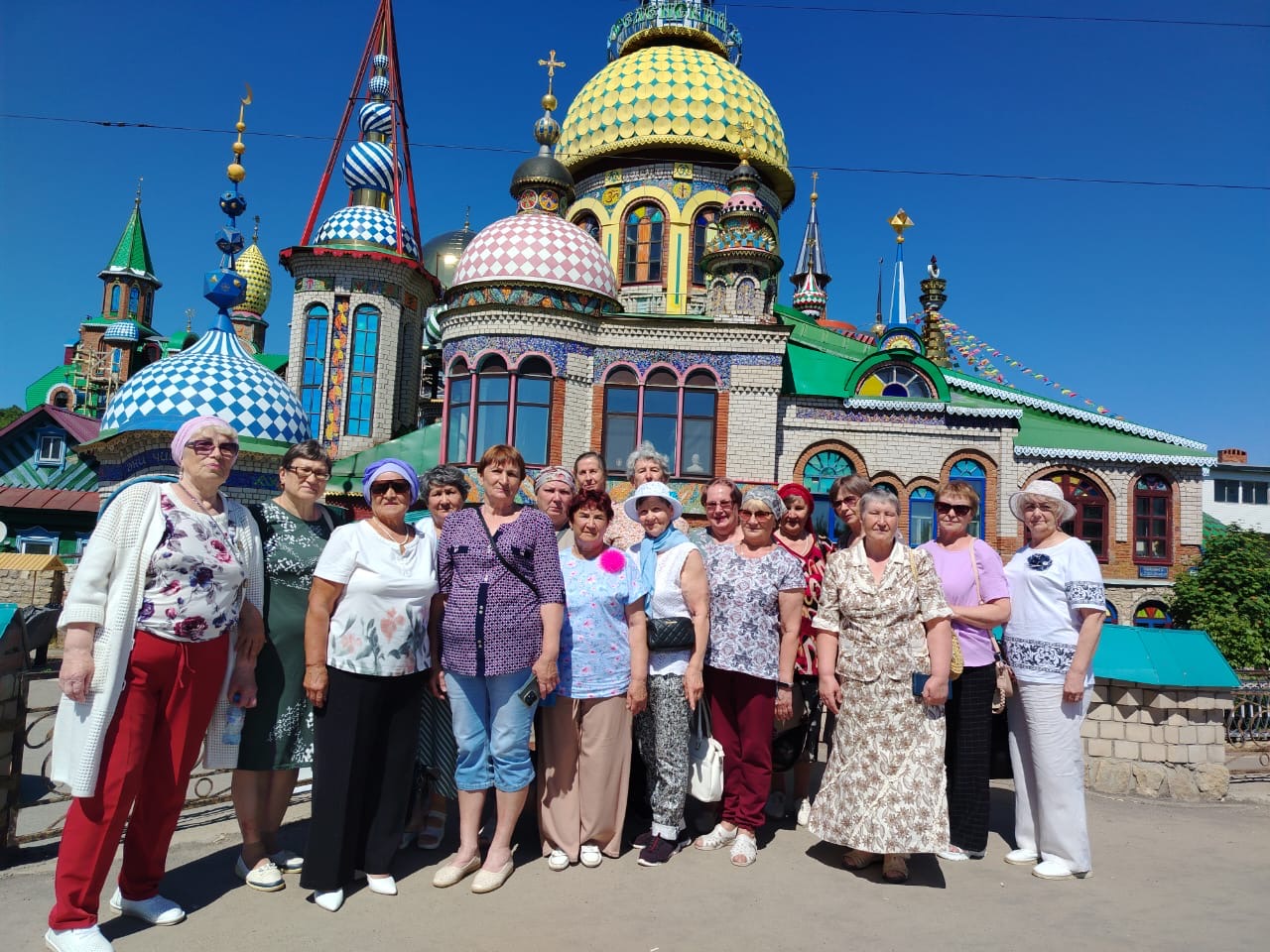 Экскурсия в Храм всех религий