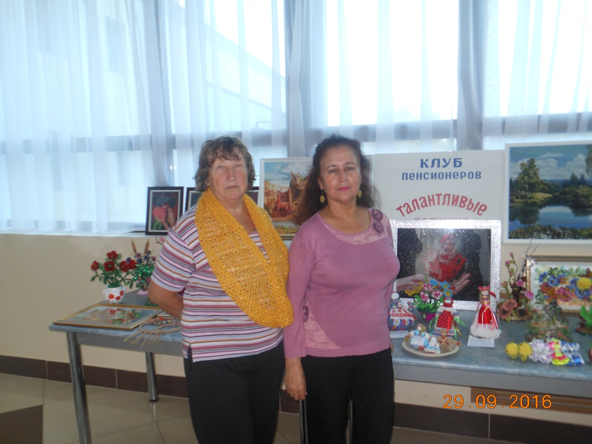 Выставка талантливых пенсионеров Менделеевского района