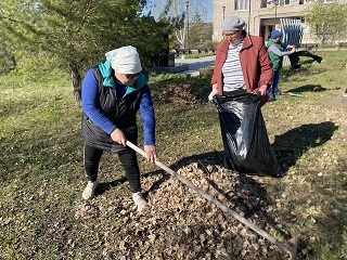 Субботник на памятнике участникам ВОВ