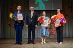 Поздравили всех женщин района