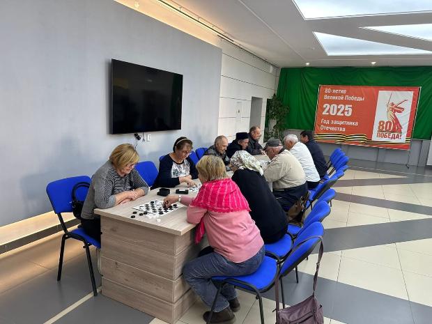 Для людей мудрых - серебреного возраста, прошли соревнования, турнир по шашкам.