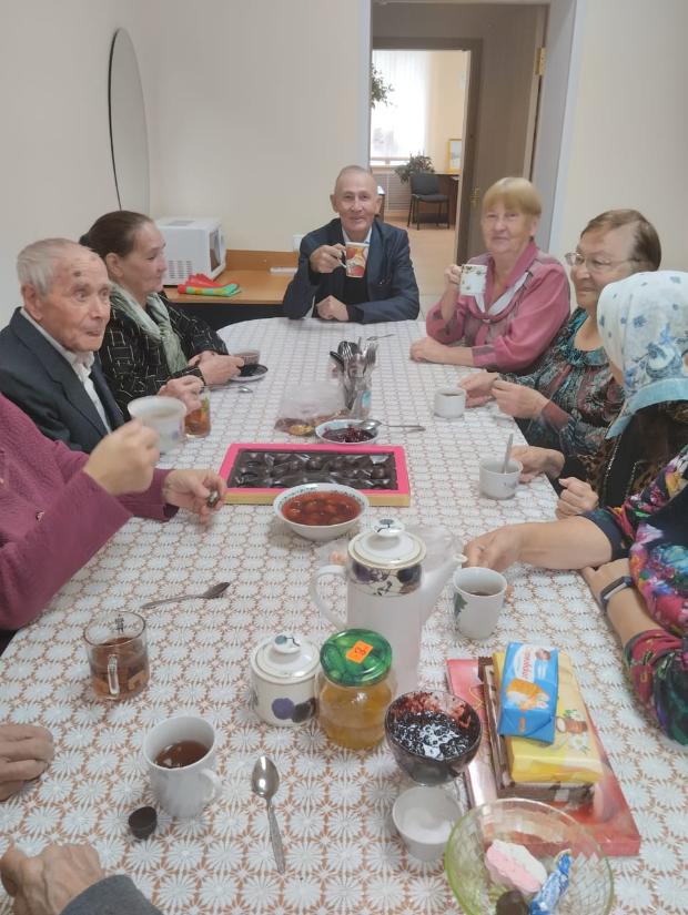 Декада пожилых людей.