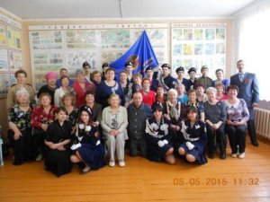 Экскурсия ветеранов тыла, труда, детей войны в Чарлинскую среднюю школу