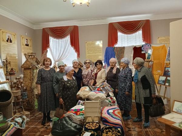 Выставка изделий «Чудесных рук творение»