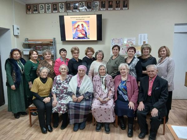 Хранительницам очага посвящается