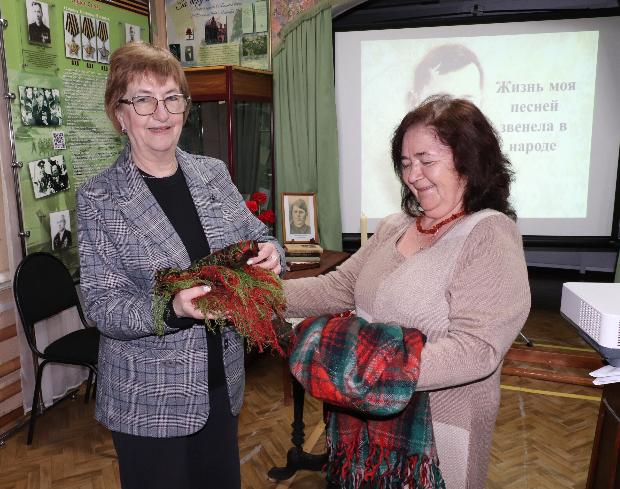 Урок памяти «Жизнь моя песней звенела в народе»