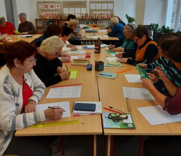 Новое направление открыто в Елабужском Университете третьего возраста. Декоративно-прикладное искусство.