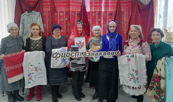 Тёплая нить связи поколений прошла в Центре общения старшего поколения г.Азнакаево