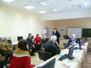 Пенсионеры обучаются компьютерной грамотности