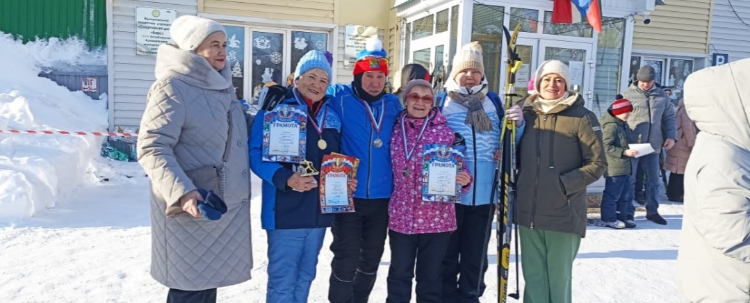 Азнакаевское старшее поколение продолжают активный отдых на свежем воздухе.