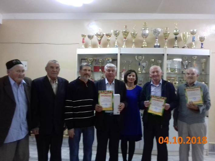 В рамках декады пожилых людей в Мамадыше прошли спортивные соревнования по плаванию, шахматам и шашкам