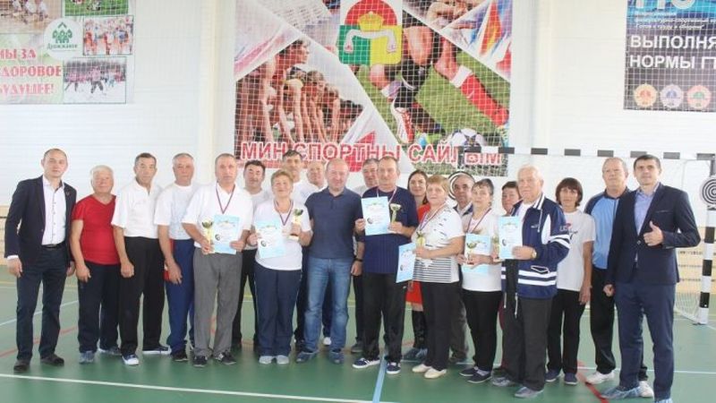 Дрожжановские пенсионеры сразились в дартс